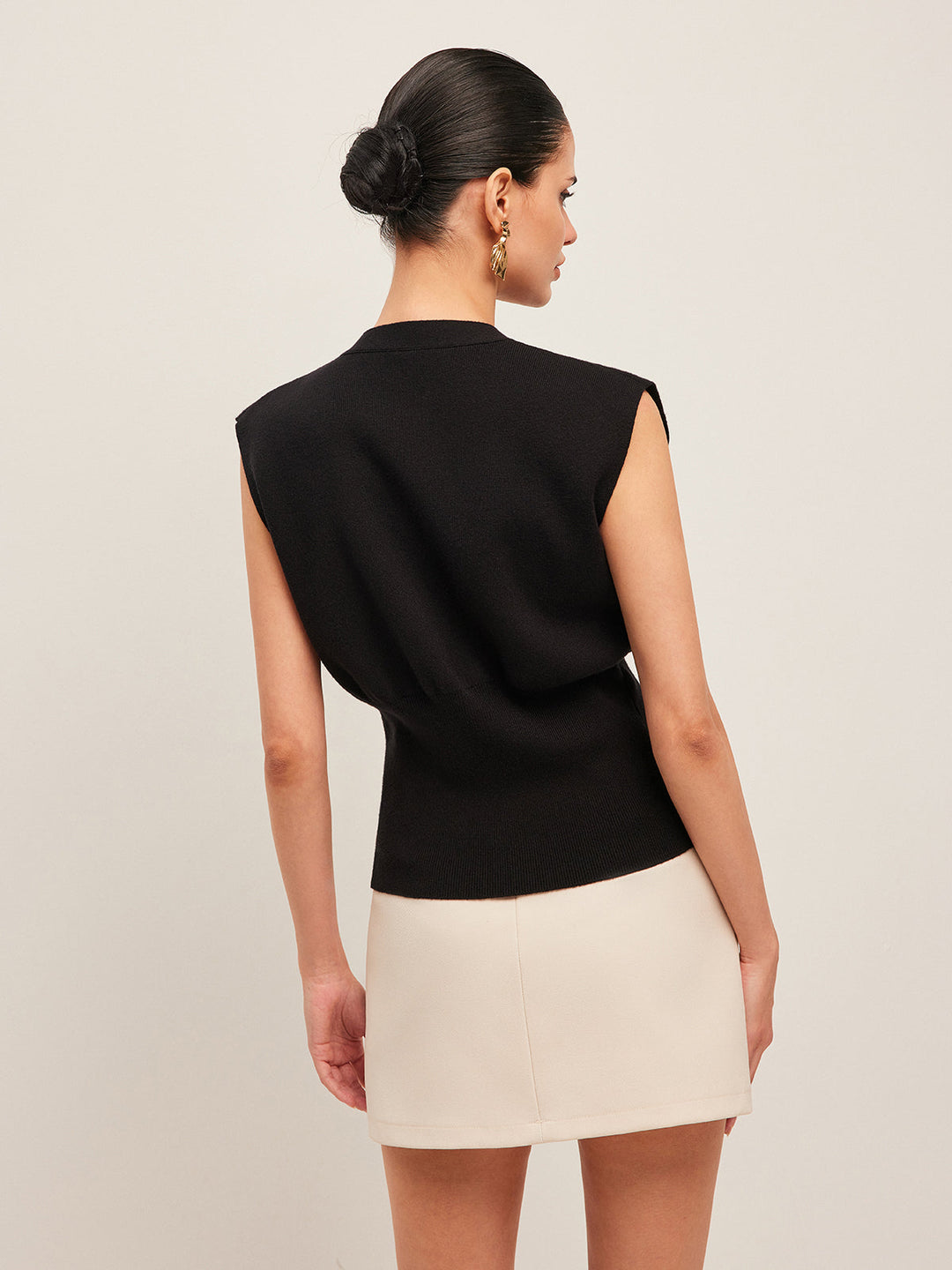 Vera V-Neck Buttoned Knit Vest